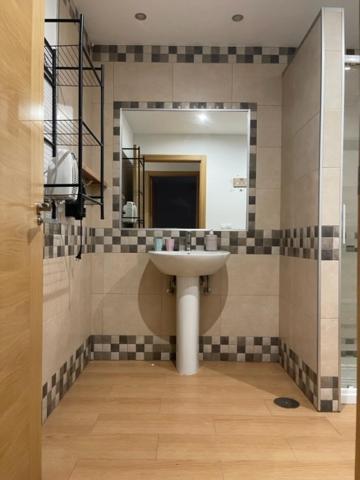Caces Apartamentos Turisticos Los Barruecos מראה חיצוני תמונה